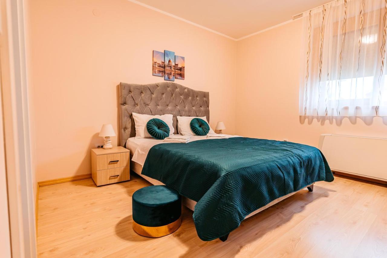 Hotel Lotos Depandans Ni Exteriér fotografie