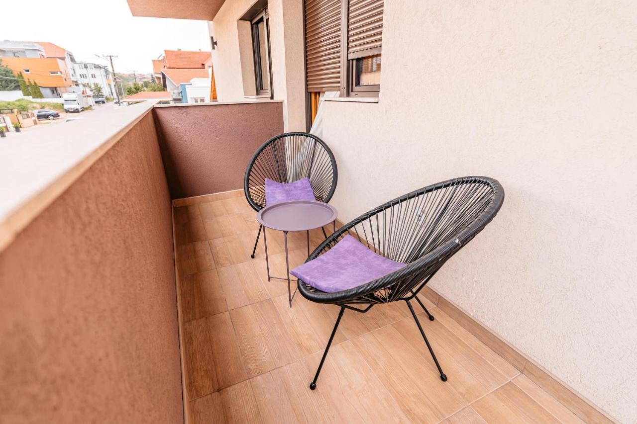 Hotel Lotos Depandans Ni Exteriér fotografie