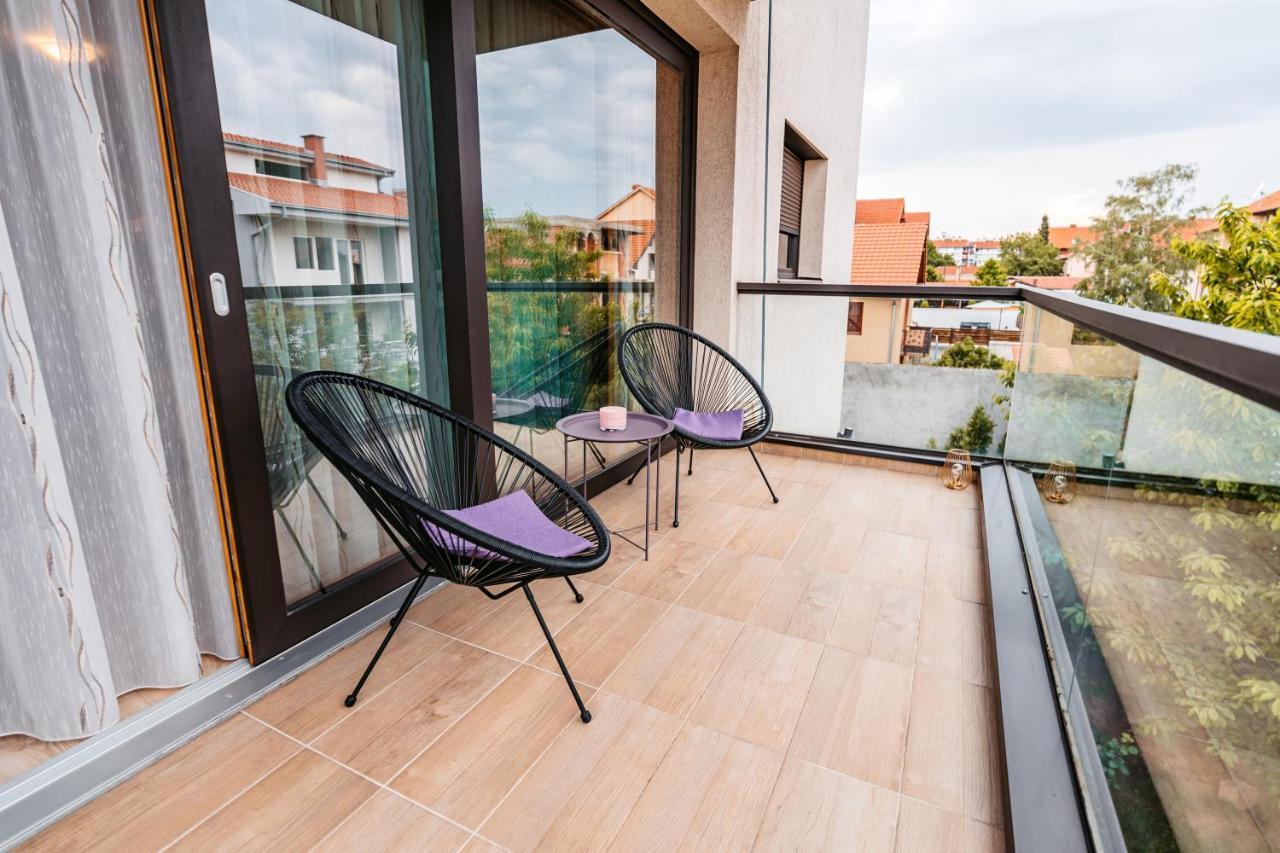Hotel Lotos Depandans Ni Exteriér fotografie