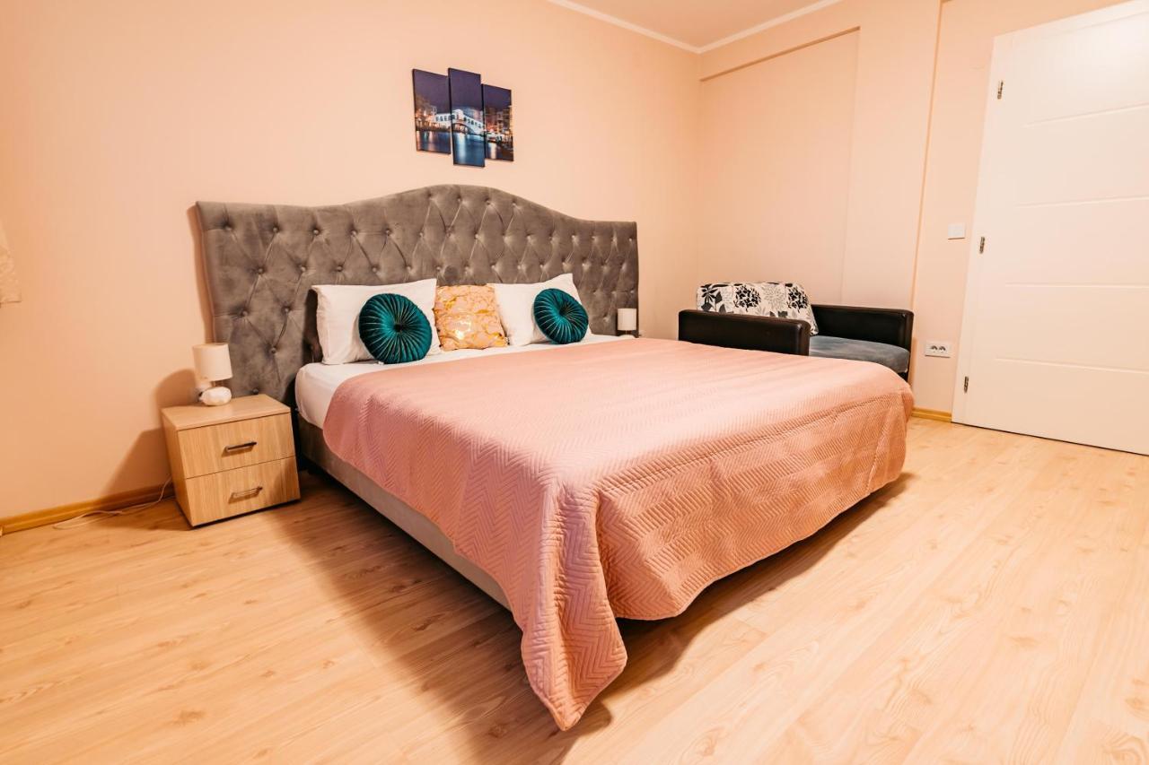 Hotel Lotos Depandans Ni Exteriér fotografie