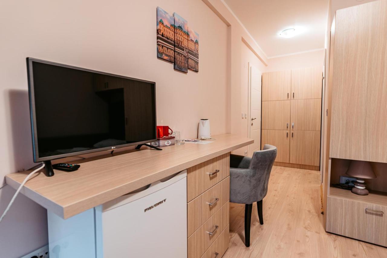 Hotel Lotos Depandans Ni Exteriér fotografie