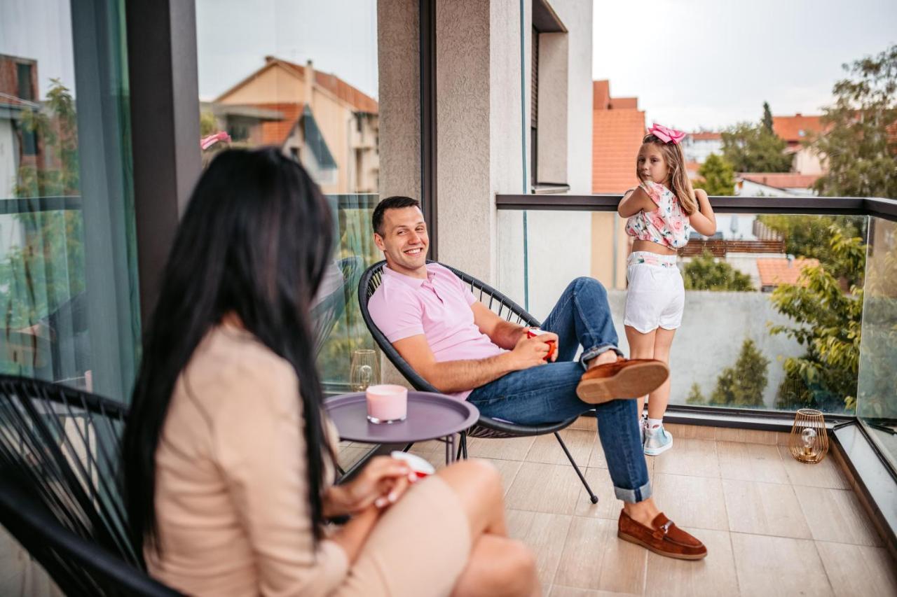 Hotel Lotos Depandans Ni Exteriér fotografie