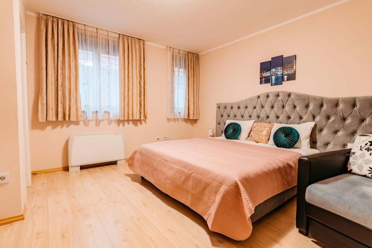 Hotel Lotos Depandans Ni Exteriér fotografie