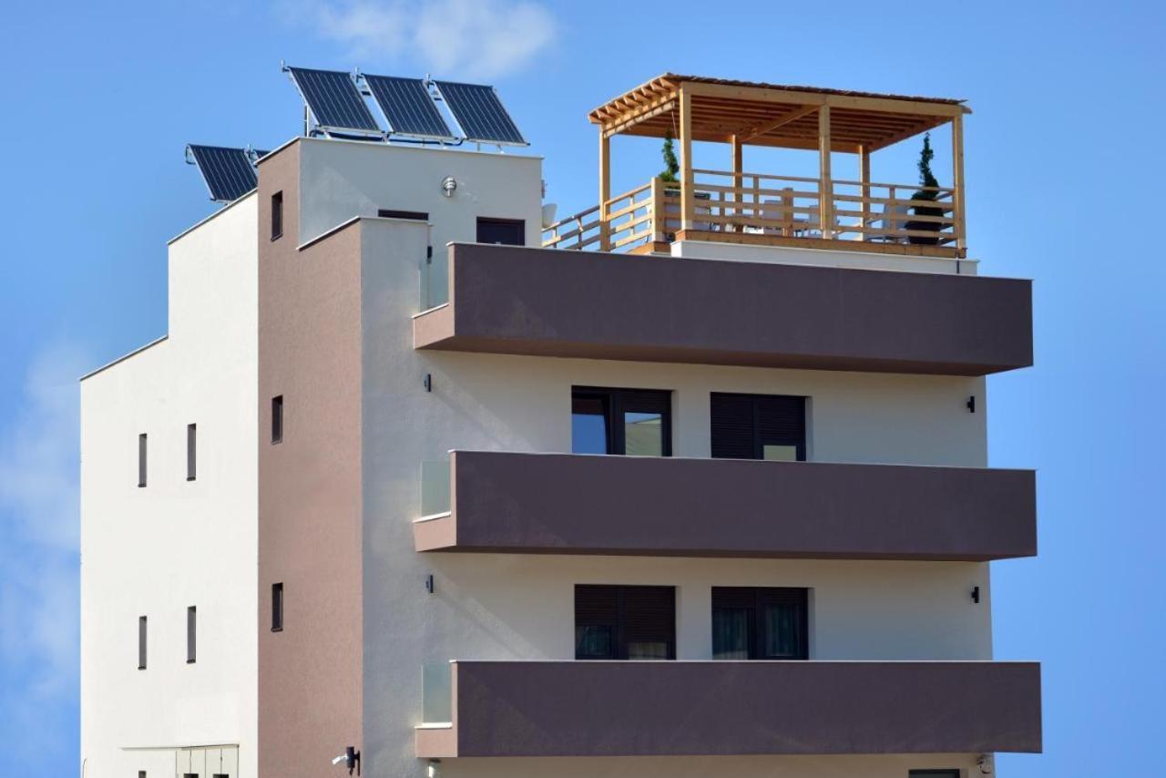 Hotel Lotos Depandans Ni Exteriér fotografie