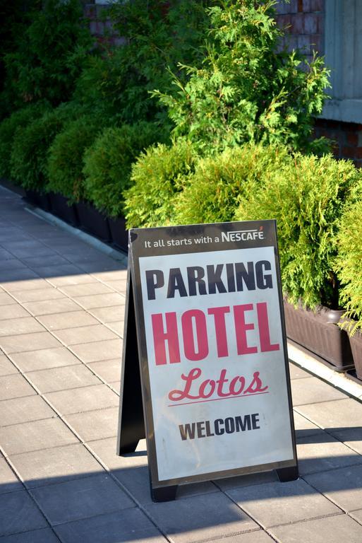 Hotel Lotos Depandans Ni Exteriér fotografie